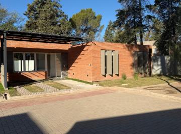 Casa de 5 ambientes, Córdoba · Housing - Casa en Una Planta - Estrenar
