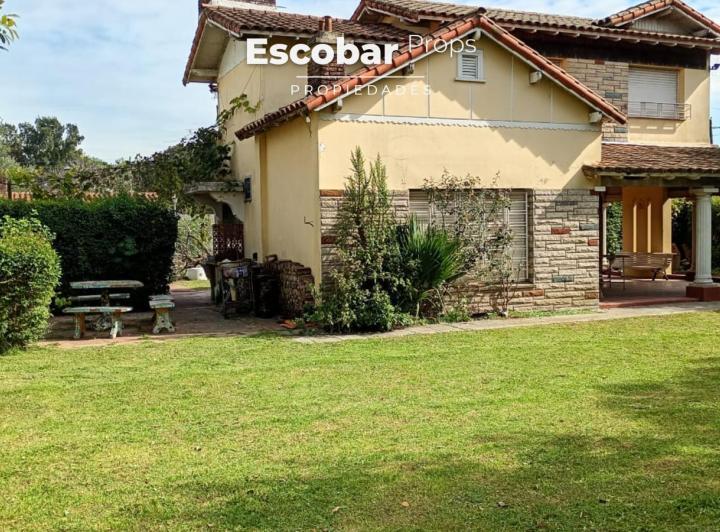 Local comercial · 210m² · 6 Ambientes · 1 Cochera