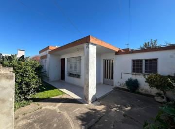 Casa · 120m² · 4 Ambientes · Oportunidad Casa en Venta Chovet 2 Dorm. Patio U$s 25.000