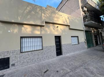 FRC-FRC-8233_2 · Tapalqué 4800 Pque Avellaneda Casa 4amb U$245.000