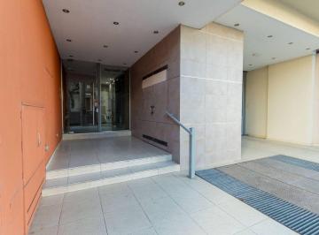 Departamento · 70m² · 3 Ambientes · 1 Cochera · Venta de Dpto 2 Dorm, Cochera. B* Constituyentes