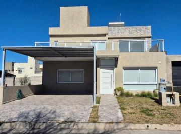 Casa · 150m² · 6 Ambientes · 2 Cocheras · Casa 3 Dormit Docta Etapa 1 Malagueño Escritura