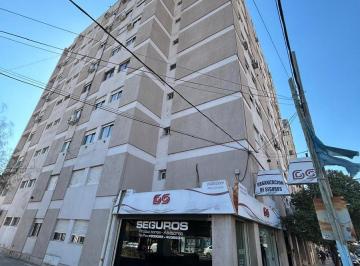 Departamento · 60m² · 5 Ambientes · Gran Departamento Luminoso en Alberdi