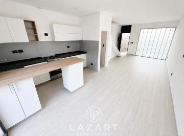 Casa · 110m² · 4 Ambientes · 1 Cochera · Duplex a Estrenar 4 Ambientes con Jardin y Parrilla!
