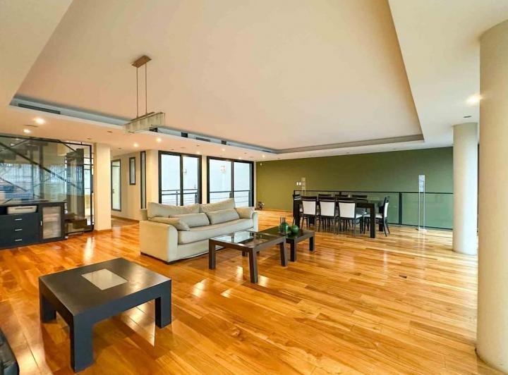 Casa · 500m² · 5 Ambientes · 1 Cochera