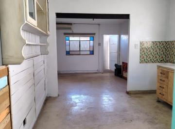 PH de 3 ambientes, Tres de Febrero · PH con Patio Interno