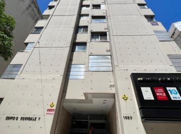 Departamento · 71m² · 4 Ambientes · 1 Cochera · Apto Credito! 2 Dorm. con Cochera en San Lorenzo 1067. Rosario.