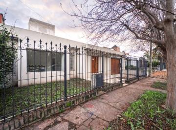 Casa · 180m² · 5 Ambientes · 1 Cochera · Venta Casa 2 Dormi + Habitacion Independiente Cba