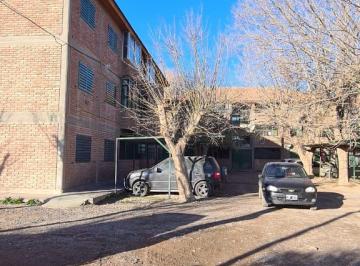 Departamento de 6 ambientes, Neuquén · Departamento 2° por Escalera