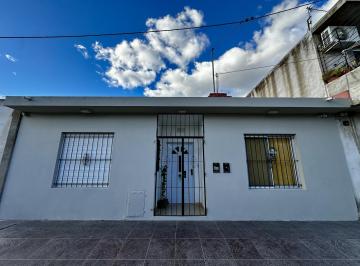 Casa · 161m² · 7 Ambientes · Propiedad Polifuncional de Diseño Lineal: Ideal Vivienda o Inversión Como Hos