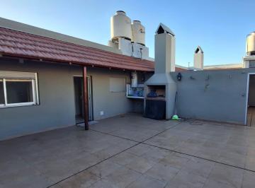 PH · 70m² · 3 Ambientes · PH en Alquiler en Lanus Oeste 3 Ambientes con Patio