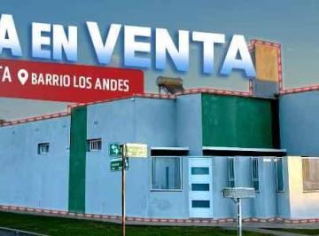 Casa · 190m² · 5 Ambientes · 2 Cocheras · Casa Prácticamente a Estrenar