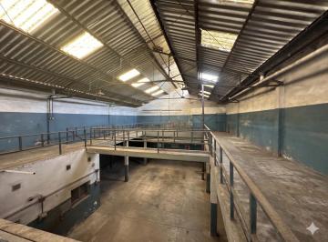 Bodega-Galpón · 492m² · 3 Ambientes · 3 Cocheras · Galpón con Vivienda U Oficinas, Ideal Inversor