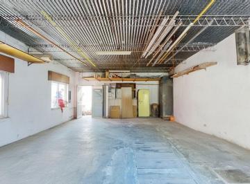 Bodega-Galpón · 223m² · Venta de Deptos en Block con Galpon