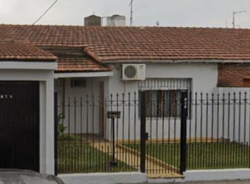 Casa de 3 ambientes, La Matanza · Casa 3 Ambientes Venta con Cochera en La Tablada