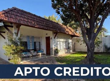 Casa · 140m² · 3 Ambientes · 2 Cocheras · Casa en Villa Gobernador Udaondo - Apto Credito - 3 Amb - Pileta - Parrilla - Patio