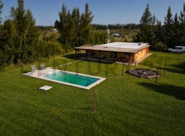Casa · 108m² · 3 Ambientes · 3 Cocheras · Impresionante Casa El Cardales