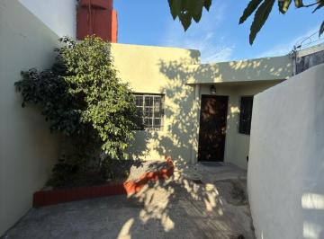 Casa · 60m² · 3 Ambientes · 1 Cochera · Alquiler 3ambientes con Cochera Moron