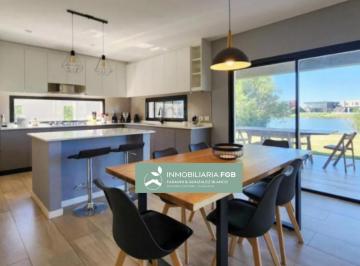 Casa · 180m² · 5 Ambientes · 2 Cocheras · Casa a La Laguna Amoblada en Alquiler en Barrio Norte El Cantón | 4 Dorm. | Muelle | Garage 2