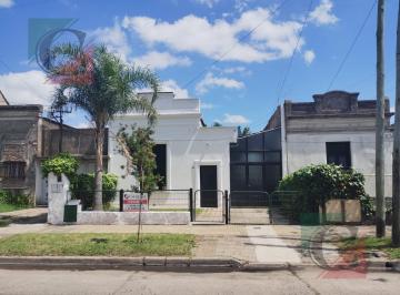 Casa · 353m² · 5 Ambientes · 1 Cochera · Casa Para Dos Familias Remedios de Escalada Este