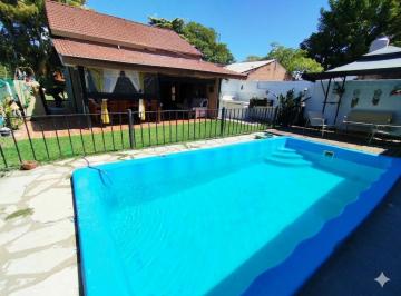 Casa · 176m² · 3 Ambientes · 2 Cocheras · Casa 3 Ambientes en Venta en Benavidez Tigre con Parque Piscina y Galeria Cubierta