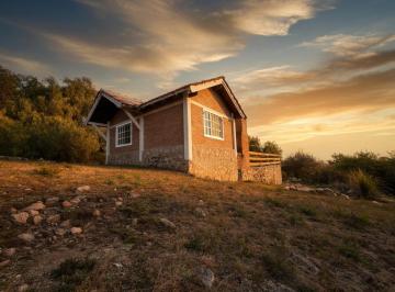 Casa sobre la sierra en Las Rabonas · Casa en La Sierra con Una Vista Soñada Al Dique La Viña