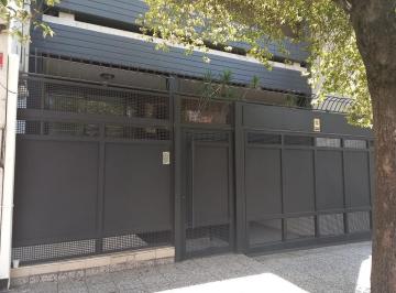 Casa · 400m² · 4 Dormitorios · 2 Cocheras · Casa - Alquiler Comercial