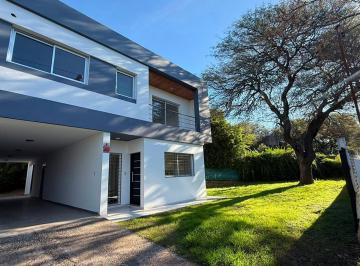 Casa · 169m² · 5 Ambientes · 2 Cocheras · Duplex Villa Warcalde 3 Dorm. con Escritura
