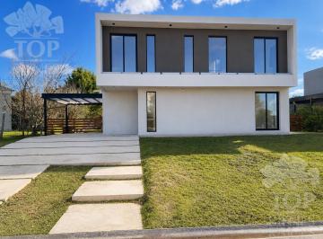 Casa · 180m² · 5 Ambientes · 5 Cocheras · Casa en Dos Plantas a Estrenar en El Canton
