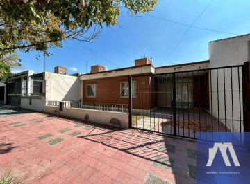 Casa de 5 ambientes, Carrodilla · Casa en Venta C/ Cochera en Carrodilla