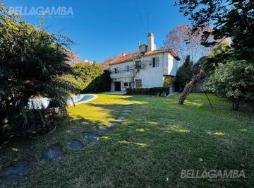 Casa · 305m² · 7 Ambientes · 3 Cocheras · Casa Venta Vicente Lopez 7 Ambientes Jardin Piscina Cochera