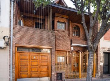 Casa · 240m² · 5 Ambientes · 1 Cochera · Casa 5 Ambientes en Venta en Azara Al 200 Barracas Caba