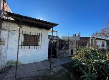 Casa · 60m² · 3 Ambientes · 1 Cochera · Se Vende Casa en Gonzáles Catan con 3 Ambientes