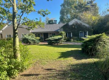 Casa de 4 ambientes, Ituzaingó · Casa en Venta y Alquiler en Club de Campo Los Pingüinos | 4 Dorm. | Piscina | Una Planta