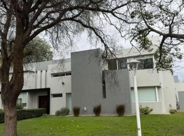 Casa · 519m² · 3 Dormitorios · 3 Cocheras · Córdoba - Villa Allende - San Isidro - Sobre Bv. Principal Mza. 40