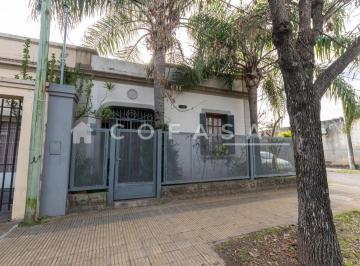 Casa · 105m² · 9 Ambientes · 1 Cochera · Casa Amenabar 3464