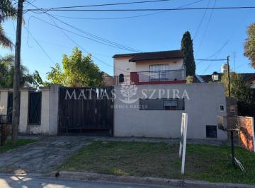 Casa · 107m² · 4 Ambientes · 1 Cochera · Casa Venta en Ituzaingó Norte 4 Ambientes