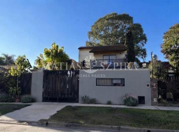 Casa · 107m² · 4 Ambientes · 1 Cochera · Casa Venta en Ituzaingó Norte 4 Ambientes