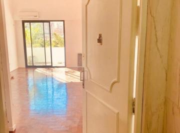 Departamento · 75m² · 3 Ambientes · Venta Depto 3 Amb Reciclado con Balcón en Belgrano - Excelente Ubicación