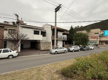 Casa · 290m² · 4 Dormitorios · 2 Cocheras · Casa en Alquiler Entre Rios 122 - Zona Alto Noa Shopping