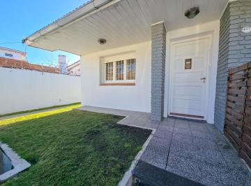 Casa · 2 Dormitorios · PH Frente 3 Amb. con Patio - Apto Profesional - Roca E Italia