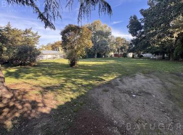 Quinta vacacional · 100m² · 5 Ambientes · 3 Cocheras · Venta - Casa Quinta con Pileta y Terreno de 2273 m - Apto Crédito