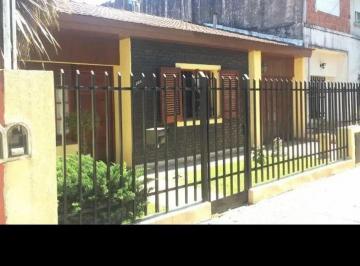 AIG-AIG-63_2 · Casa en Venta con Permuta en Villa Luzuriaga
