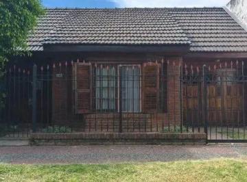 AIG-AIG-124_2 · Casa en Venta en Ramos Mejia Sur