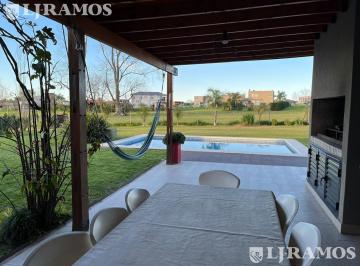 Casa · 170m² · 4 Ambientes · 3 Cocheras · Casa en A1 San Sebastián Fondo Al Pulmón Verde, Excelente Ubicacion, Mb