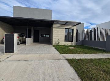 Casa de 5 ambientes, Córdoba · Venta de Duplex 2 Dorm. Ideal Para Renta en Una de Las Zonas con Mayor Crecimiento en Córdoba Arg.
