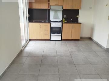 Departamento · 30m² · 1 Ambiente · Alquiler Monoambiente con Balcón en Chile Al 1500, Monserrat