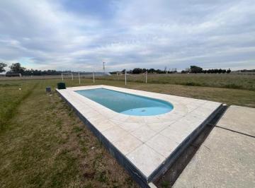 Casa · 80m² · 3 Ambientes · Casa de 3 Ambientes - Pileta - Parrilla - Gran Parque