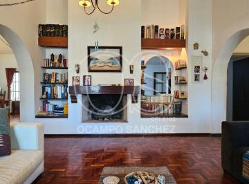 Casa de 6 ambientes, Córdoba · En Venta, Casa en Villa Belgrano, Excelente Ubicación, a 1/2 Cuadra de La Av Recta Martinolli.