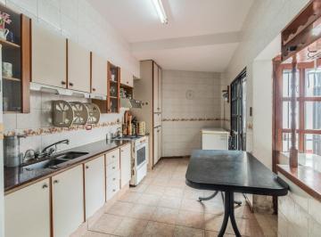 PH · 141m² · 4 Ambientes · 1 Cochera · PH Tipo Casa 4 Ambientes con Cochera y Patio Sin Expensas